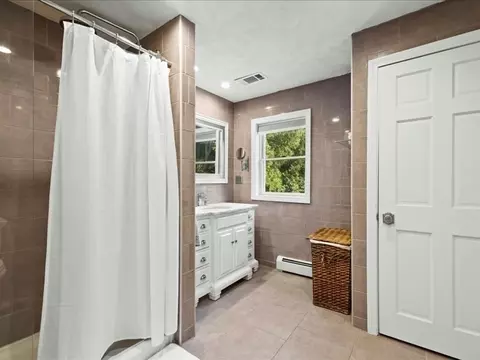 Bath - 32 Eustis St, Saugus, MA 01906 photo 4 of 4