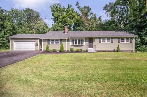 4 Larssen Cir, Chelmsford, MA 01824