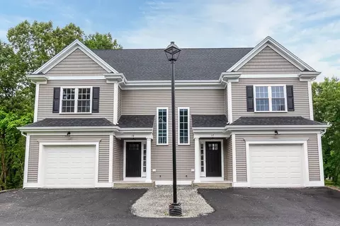 106 Pond St #17, Attleboro, MA 02703
