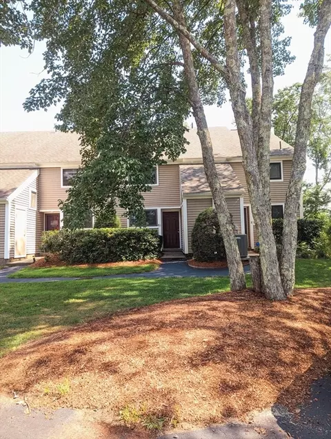 318 Sterling St #E2, West Boylston, MA 01583