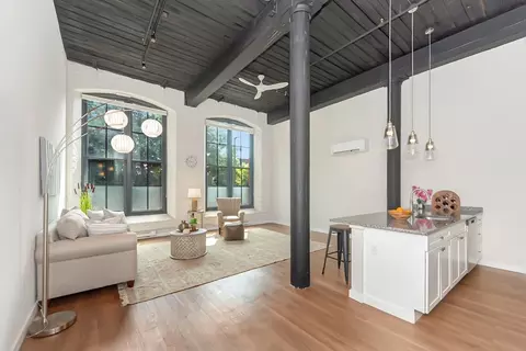 55 Sterling St #104, Clinton, MA 01510