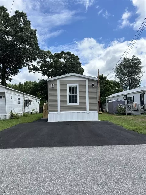 11 Berkeley St, Tewksbury, MA 01876