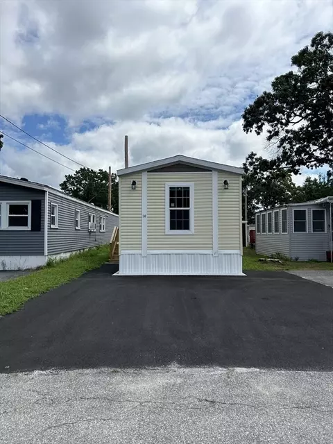 14 Berkeley St, Tewksbury, MA 01876