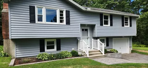 3 Evergreen Cir, Londonderry, NH 03053