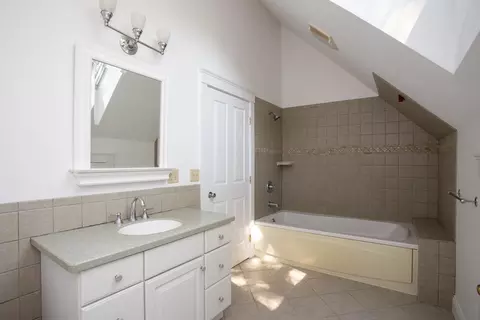 Bath - 13 Edgewater Dr, Wareham, MA 02571 photo 3 of 4