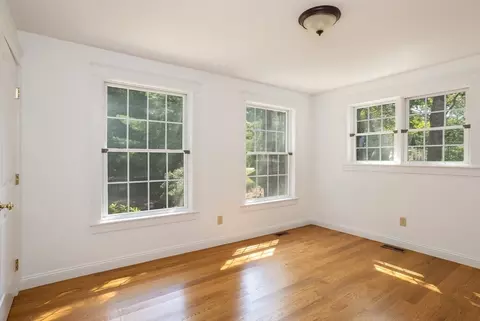 Bedroom - 13 Edgewater Dr, Wareham, MA 02571 photo 2 of 4