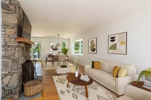 Living - 13 Edgewater Dr, Wareham, MA 02571 photo 5 of 6