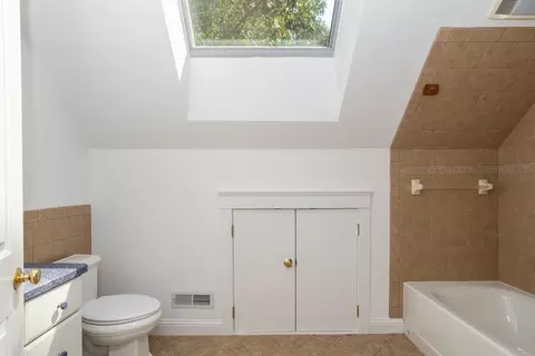 Bath - 13 Edgewater Dr, Wareham, MA 02571 photo 2 of 4