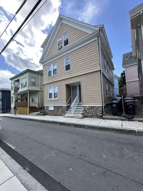 2 Park St, Salem, MA 01970