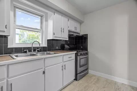 558 Third St, Fall River, MA 02721 photo 3
