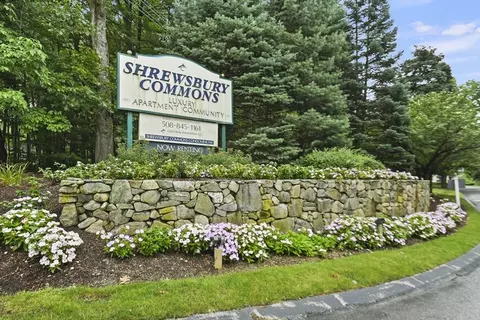 95 Commons Dr #111, Shrewsbury, MA 01545