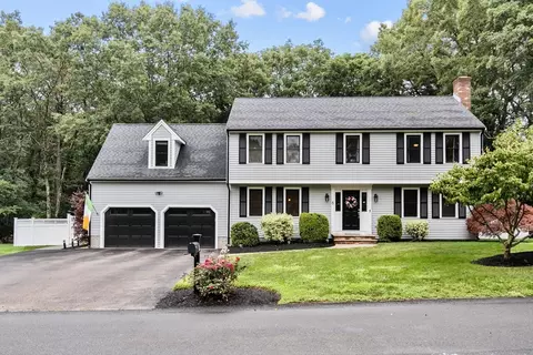 8 Beaverbrook Ln, Walpole, MA 02081