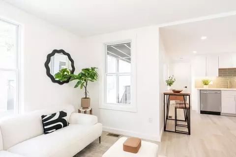 42 White St, Boston, MA 02128