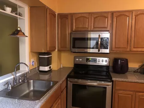 41 Foundry St #11-16, Easton, MA 02375