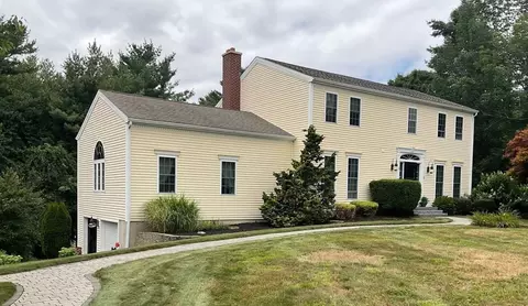 2 Traci Pl, Leicester, MA 01524