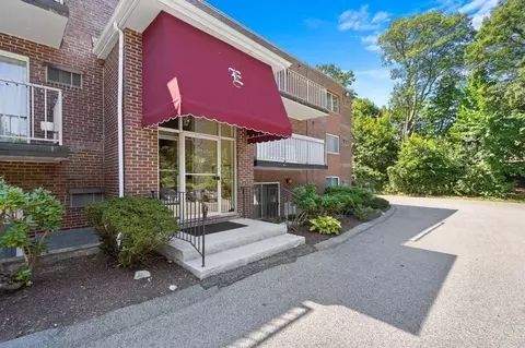 31 Hamlin Ln #A24, Needham, MA 02492