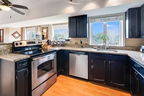 4 Duck Pond Rd #235, Beverly, MA 01915