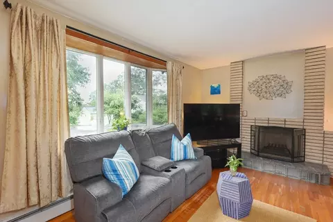 Living - 24 Aurora St, Worcester, MA 01607 photo 2 of 3