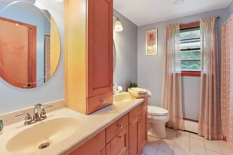 Bath - 24 Aurora St, Worcester, MA 01607 photo 2 of 3