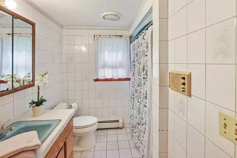 Bath - 24 Aurora St, Worcester, MA 01607 photo 1 of 3