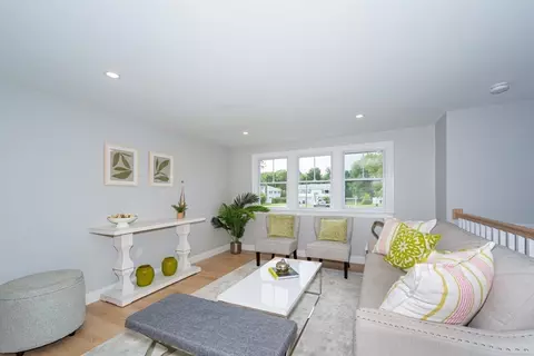37 Burning Tree Rd, Natick, MA 01760 photo 6