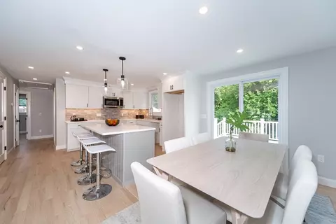 37 Burning Tree Rd, Natick, MA 01760 photo 10
