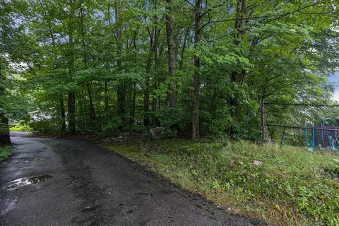9 Beckland St, Worcester, MA 01607 photo 2