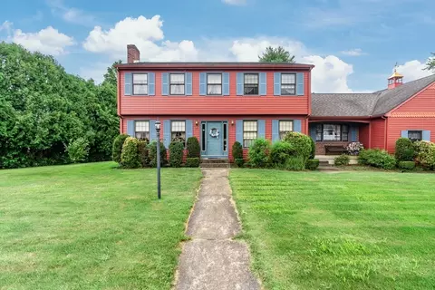 17 S Brooke Ln, Agawam, MA 01001