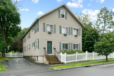 13 Superior Rd, Worcester, MA 01604