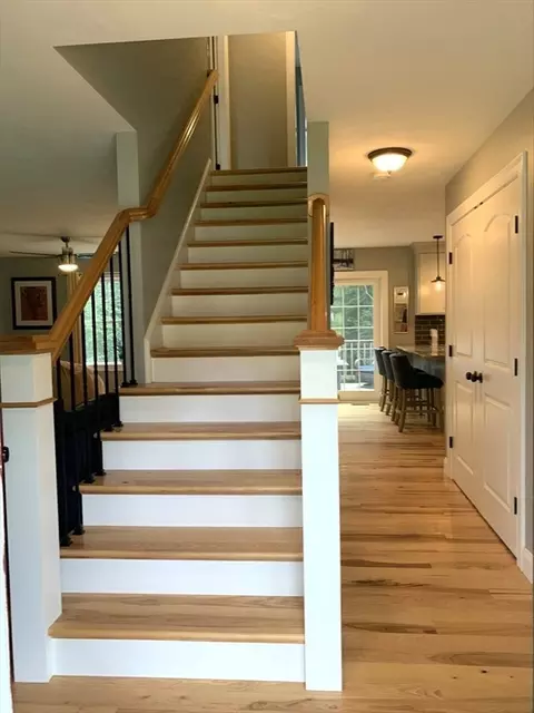 Entry Way - 39 Davidson Rd, Charlton, MA 01507 photo 1 of 2