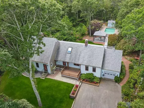 8 Village Dr, Sandwich, MA 02537