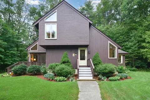 6 Castle Hill Rd, Hopkinton, MA 01748