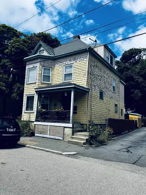 66 Ocean Ave, Salem, MA 01970