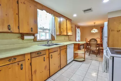 18 Maple St, Hudson, MA 01749 photo 10