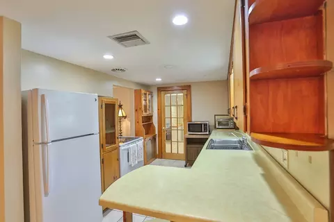 18 Maple St, Hudson, MA 01749 photo 12