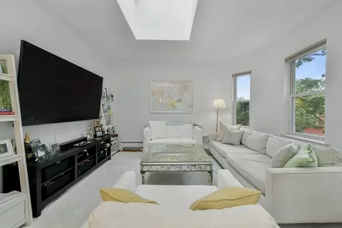 174 Putnam Ave #3, Cambridge, MA 02139