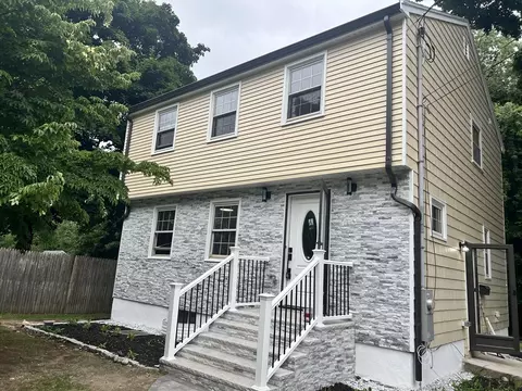 62 Green St, Wakefield, MA 01880