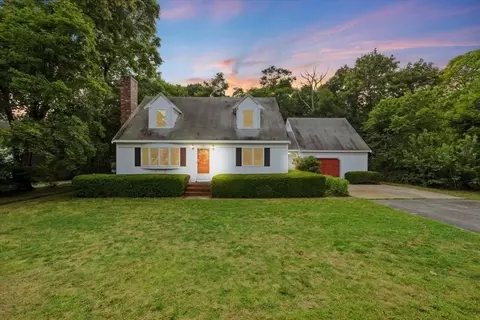 12 John Parker, Falmouth, MA 02536