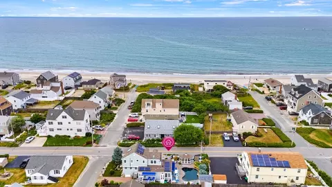 35 Gilbert St, Marshfield, MA 02050