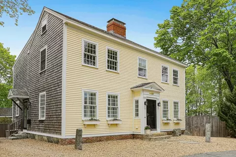 11 4th St, Salisbury, MA 01952