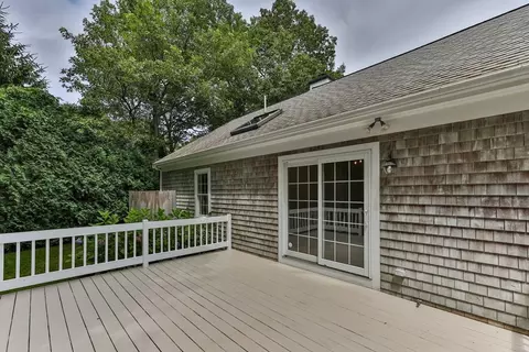 Exterior - 35 Regatta Dr, Barnstable, MA 02632 photo 4 of 5