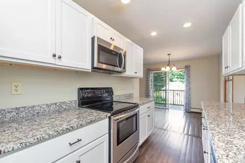 23 Maple St, Clinton, MA 01510 photo 5