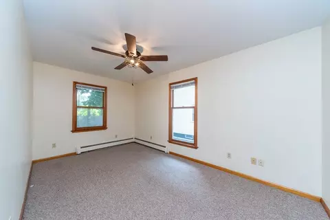 23 Maple St, Clinton, MA 01510 photo 17
