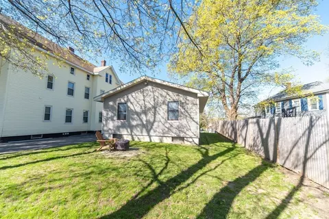23 Maple St, Clinton, MA 01510 photo 2