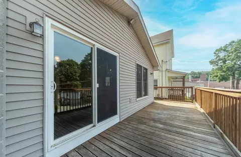 23 Maple St, Clinton, MA 01510 photo 4