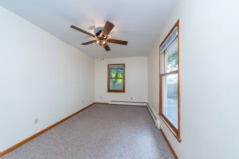 23 Maple St, Clinton, MA 01510 photo 18