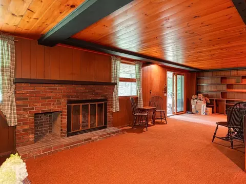 Living - 47 Mechanic St, Upton, MA 01568 photo 7 of 7