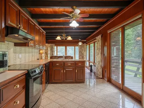 Kitchen - 47 Mechanic St, Upton, MA 01568 photo 3 of 3
