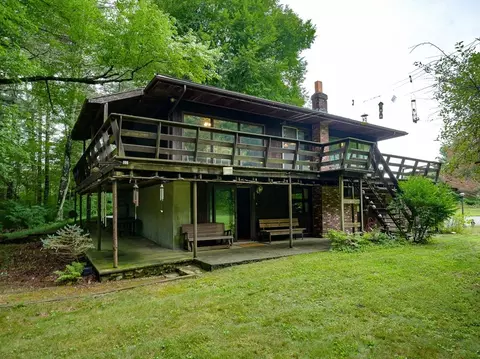 Exterior - 47 Mechanic St, Upton, MA 01568 photo 5 of 8