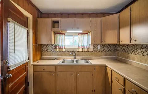12 Brookline St, Webster, MA 01570 photo 3